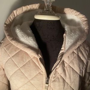 Anthropologie quilted jacket w/fleece hood (L1213)